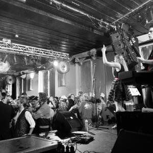 Live in De V: De Broer van Henk